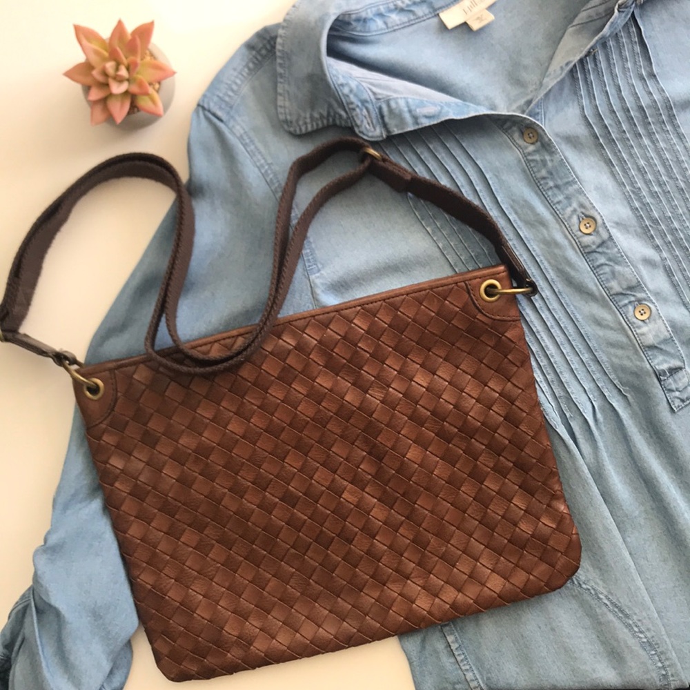Uniqlo Brown weave crossbody